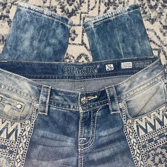 Miss Me Embroidered Lace Signature Cuffed Skinny Lightwash Denim Jeans - Picture 4 of 10